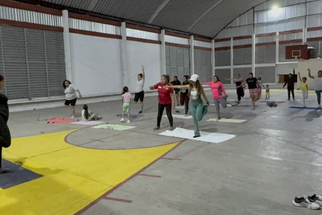 Yoga y Zumba una actividad que se suma al Programa "Mujeres en Movimiento" en Teotlalco