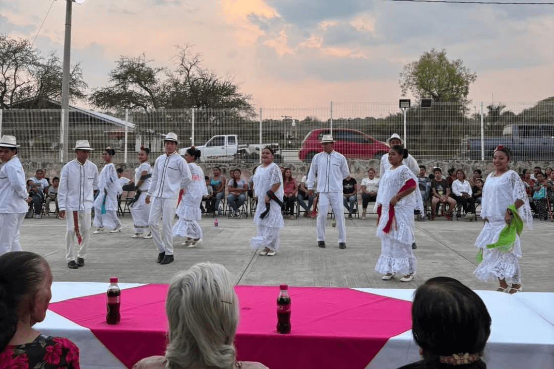 Día de las madres en la junta auxiliar de Santa Cruz, Teotlalco